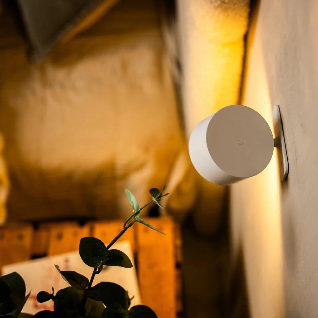 Wireless Magnetic Wall Lamp – 360° Rotating Light