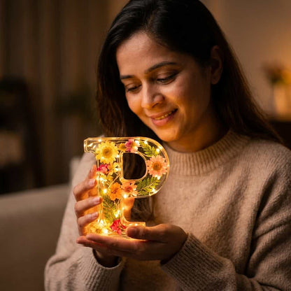 Real Flower Letter Lamp - Personalized Forever Keepsake