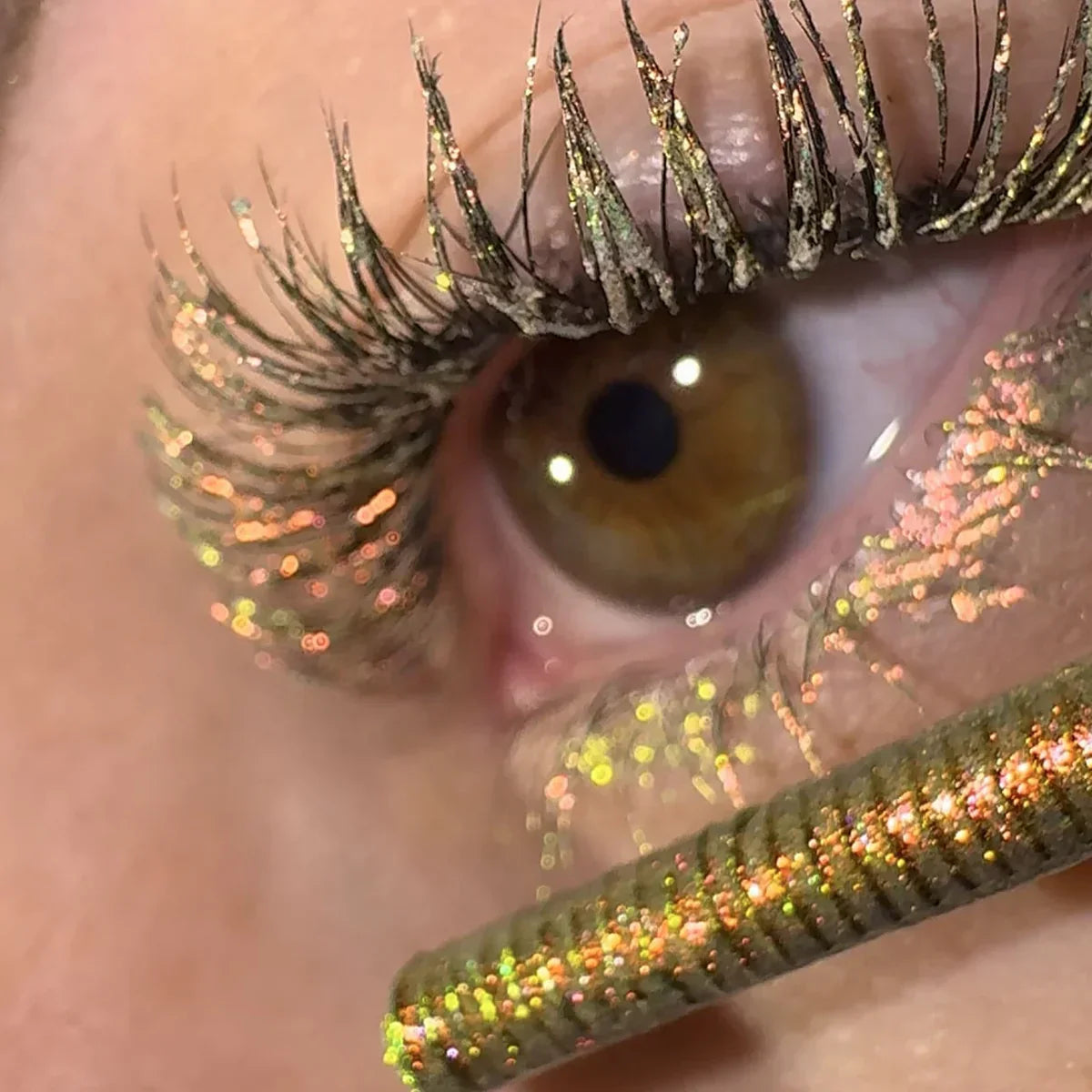 SparkLash™ - Multichrome Mascara Topper